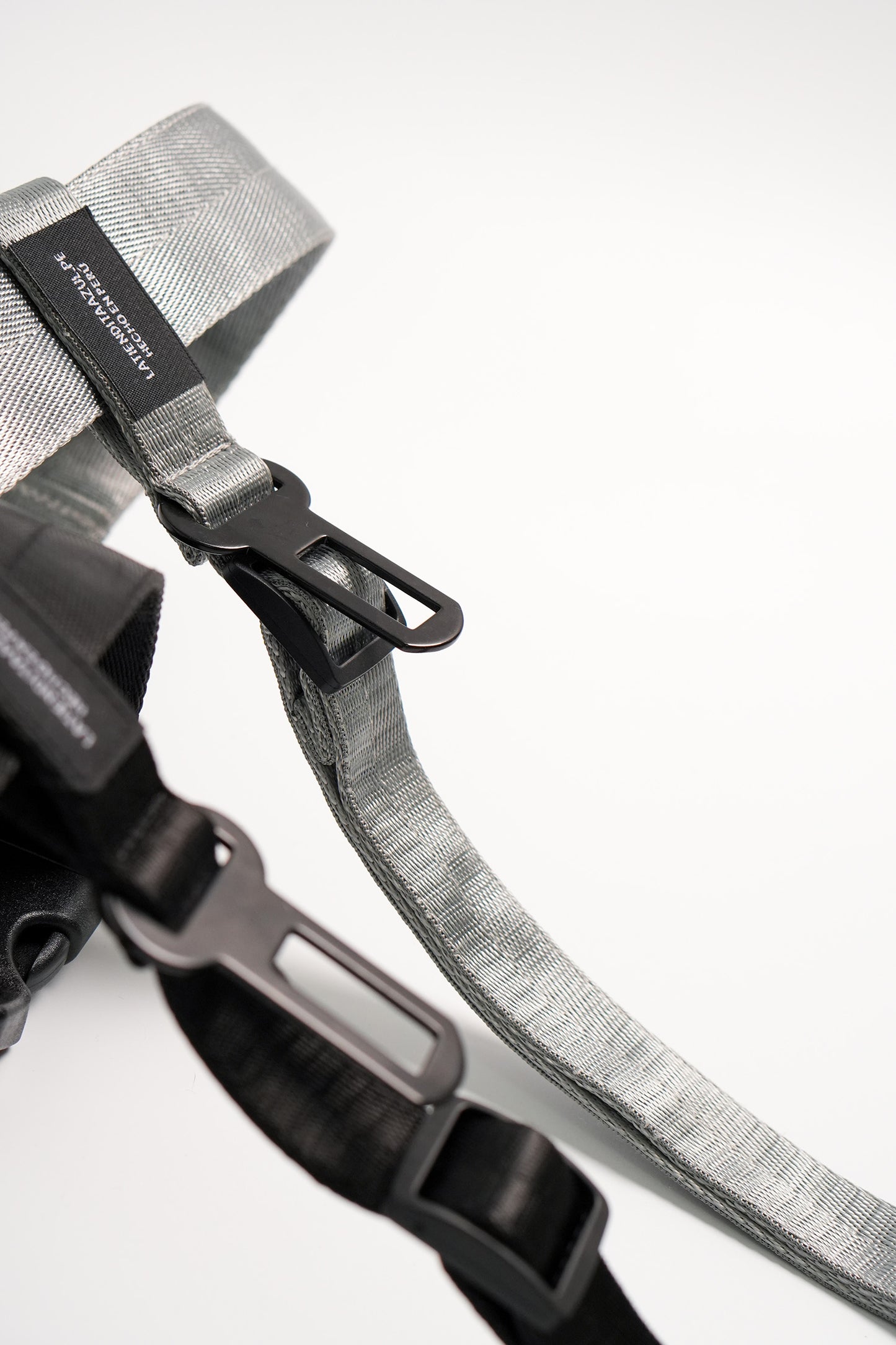 Cinturón de Seguridad para Perros 2 en 1 – Resistente y Ajustable