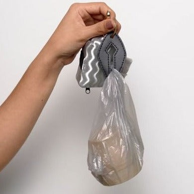 Portabolsas Plateado - 2 en 1 - Dispensador de poopbags + poop clip